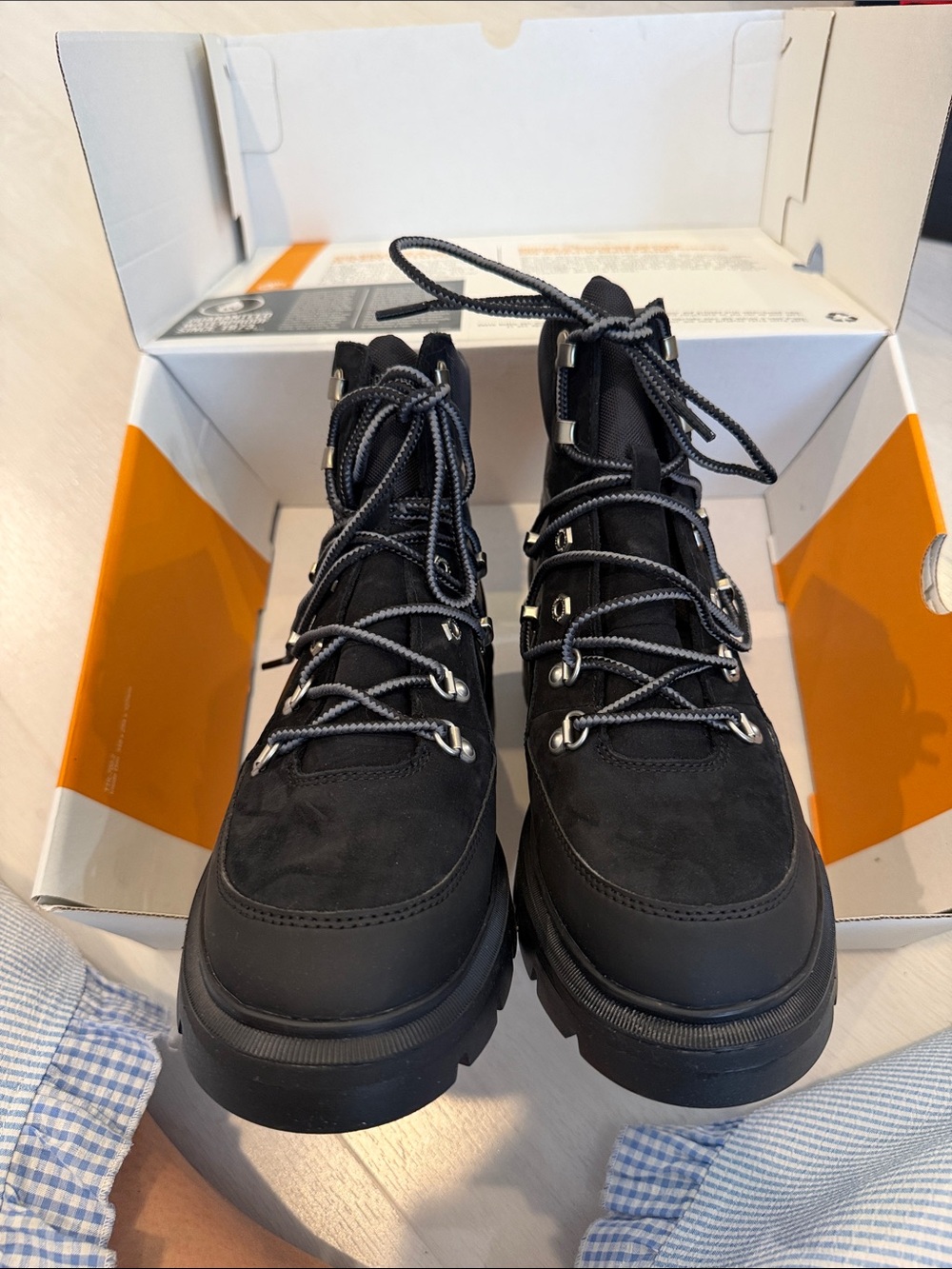Timberland Black Chunky Lug Sole Boots - Picture 3 of 10